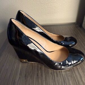 Tory Burch Patent Leather Black Wedge Heels Sz 8.5